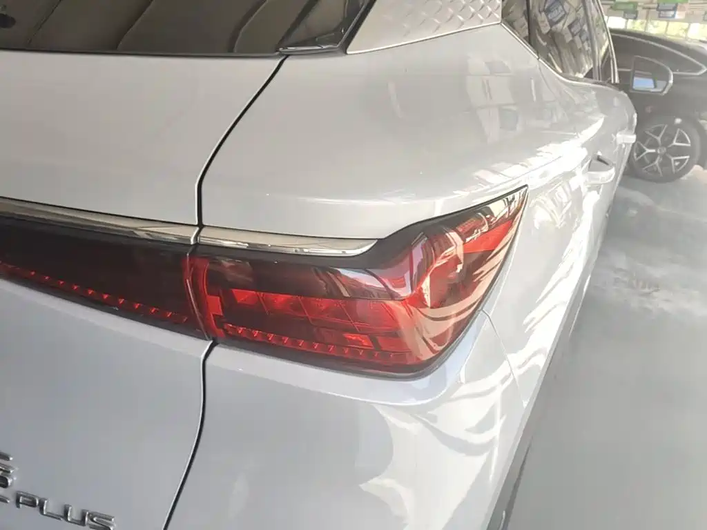 BYD Yuan Plus — миниатюра 8