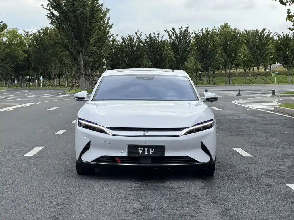 BYD Han — миниатюра 2