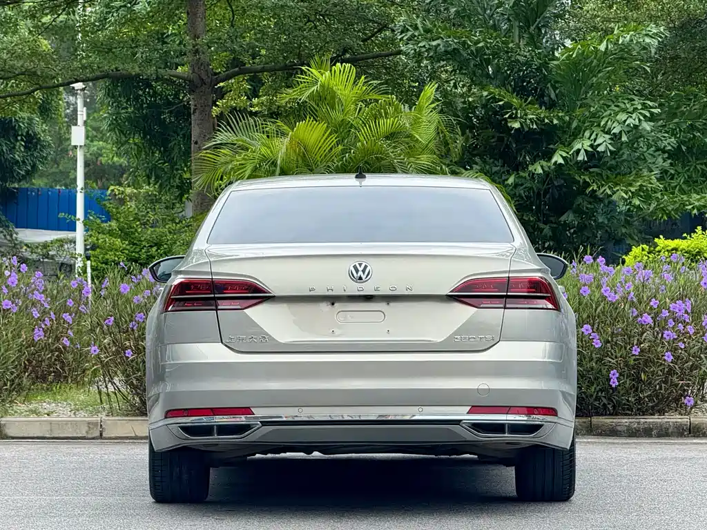 Volkswagen Phideon — миниатюра 5