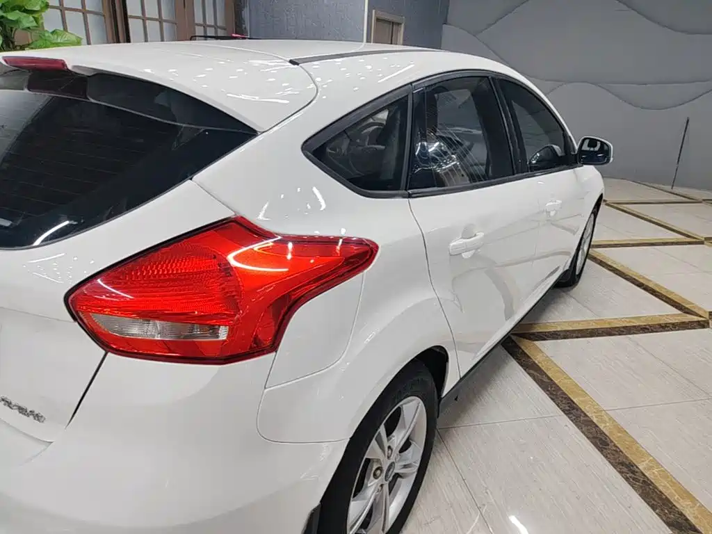Ford Focus — миниатюра 7