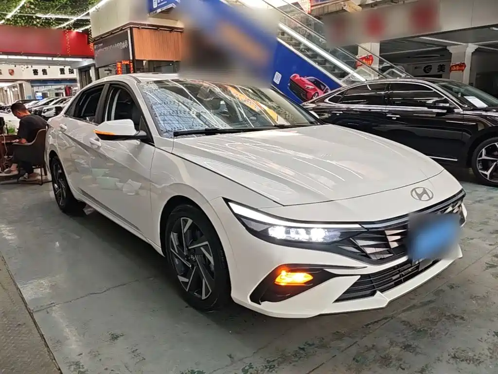 Hyundai Elantra — миниатюра 4