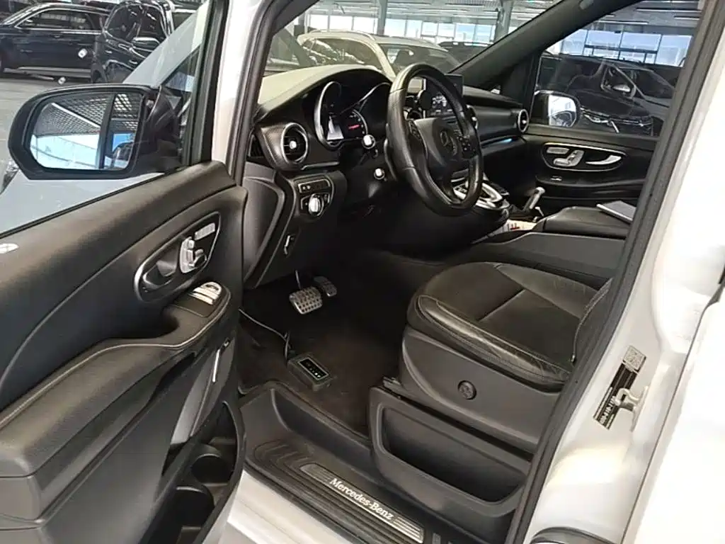 Mercedes-Benz V-Class — миниатюра 16