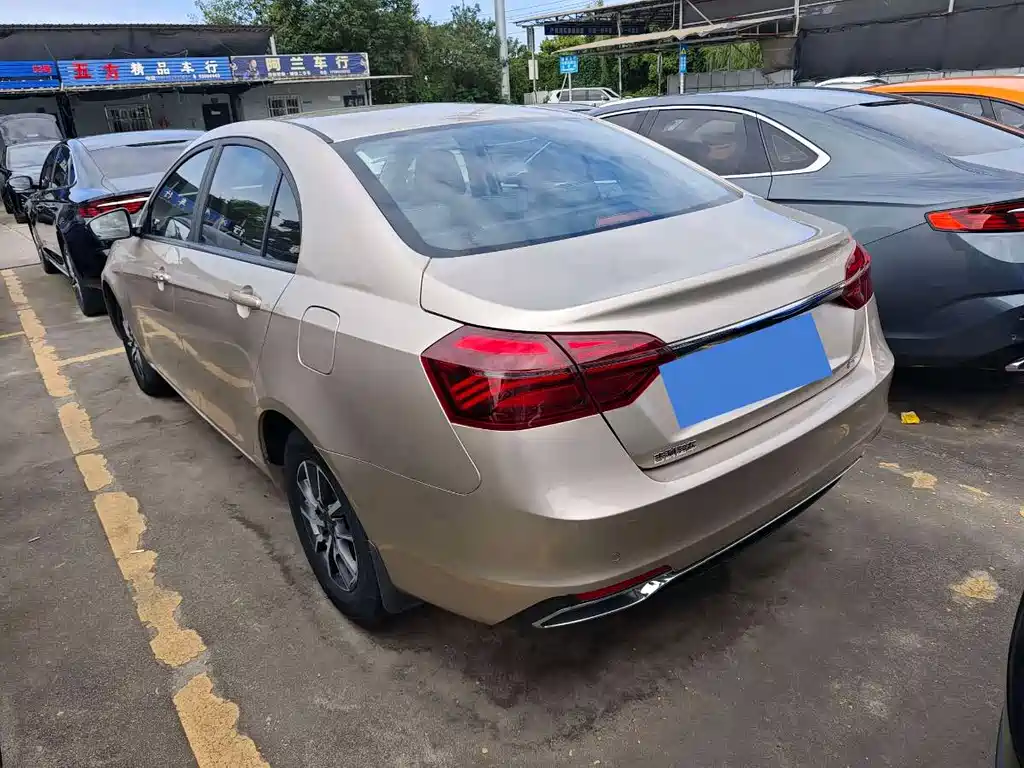 Geely Emgrand — миниатюра 16