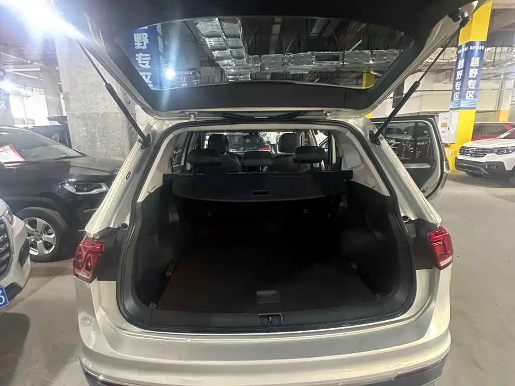 Volkswagen Tiguan L — миниатюра 8