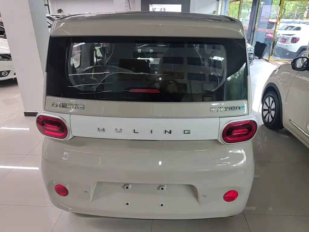 Wuling MINIEV — миниатюра 6