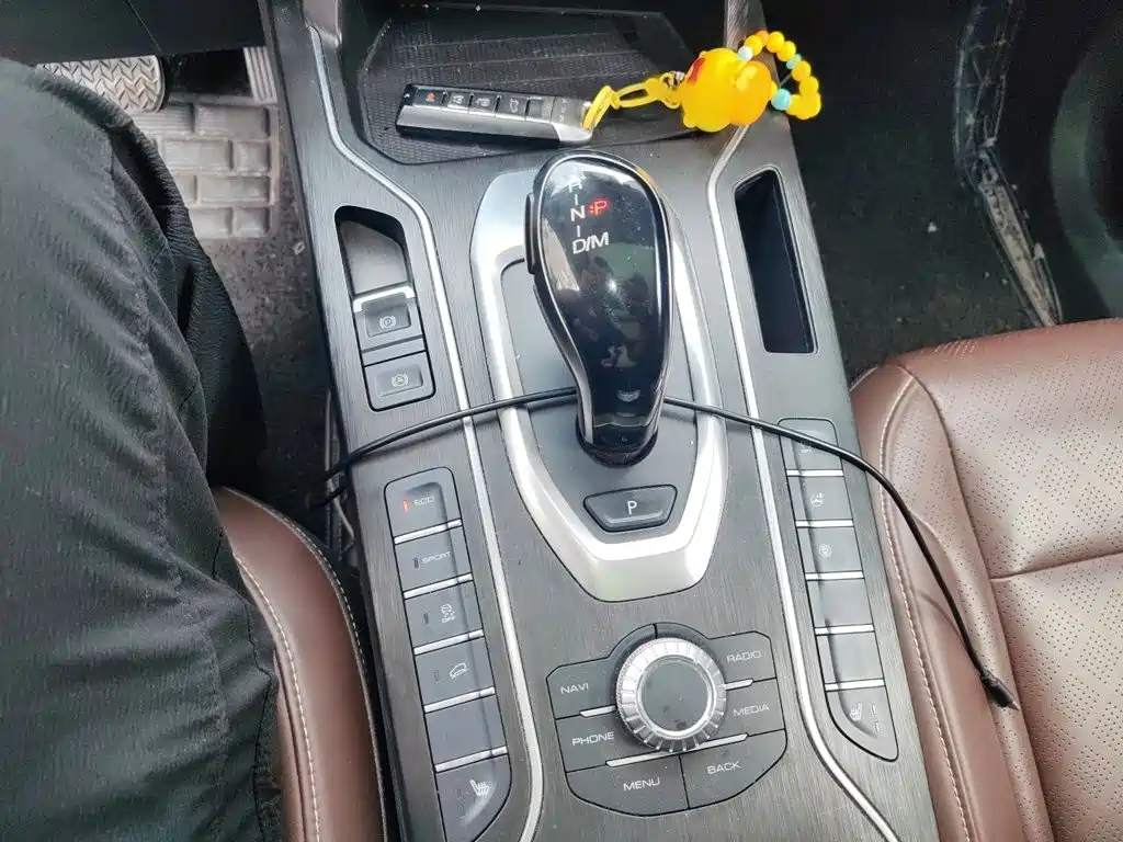 Wey Wey VV6 — миниатюра 7
