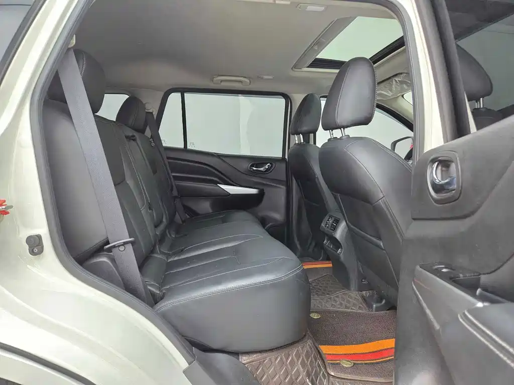 Nissan Terra — миниатюра 9