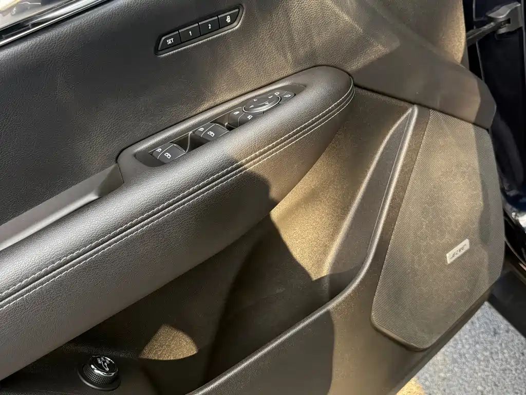 Cadillac XT5 — миниатюра 6