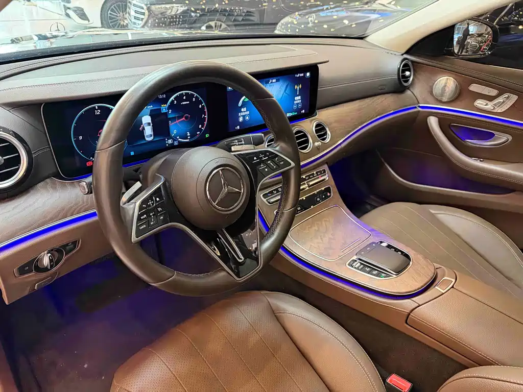 Mercedes-Benz E-Class — миниатюра 5
