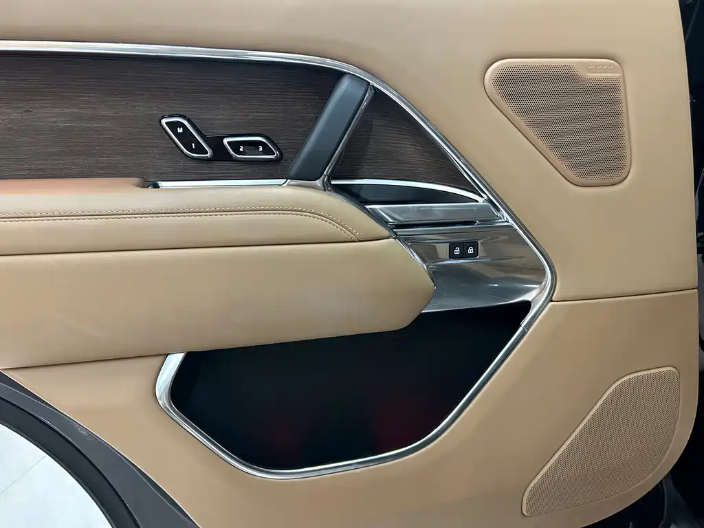 Land Rover Range Rover — миниатюра 25