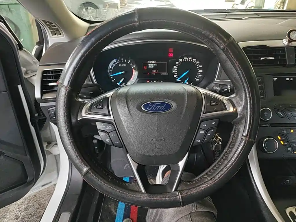 Ford Mondeo — миниатюра 11