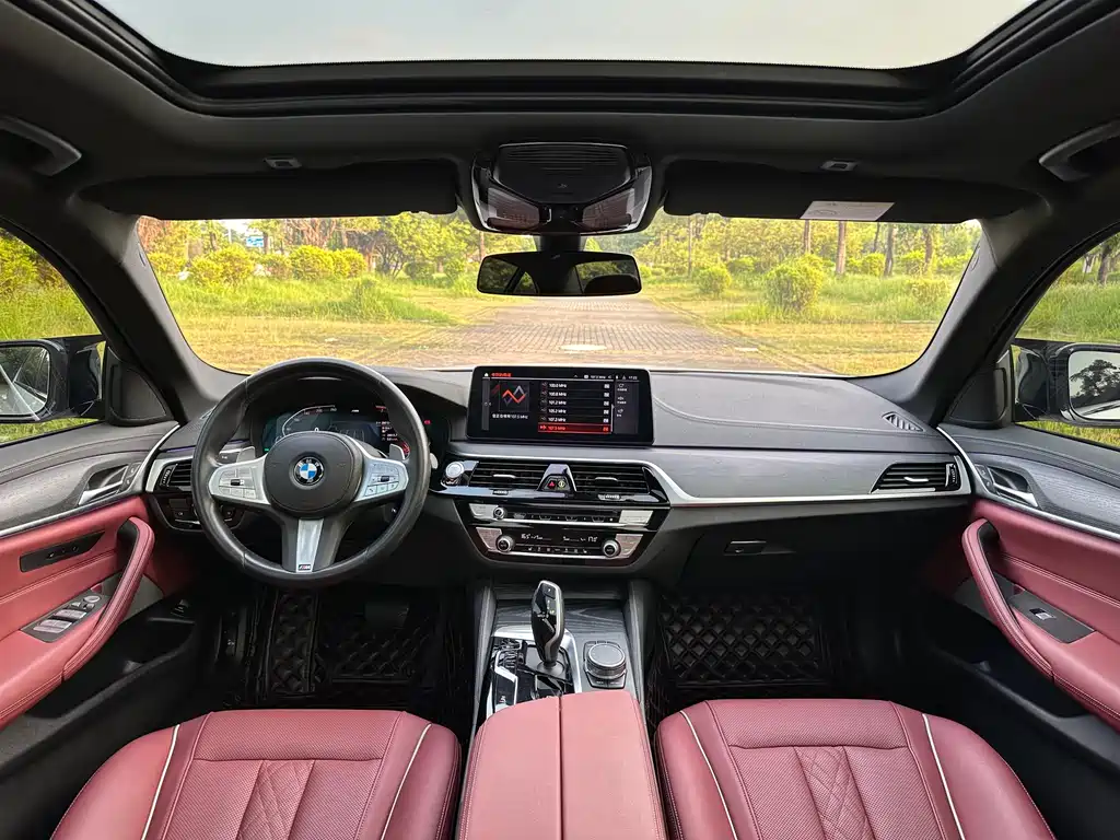 BMW 5 Series — миниатюра 9
