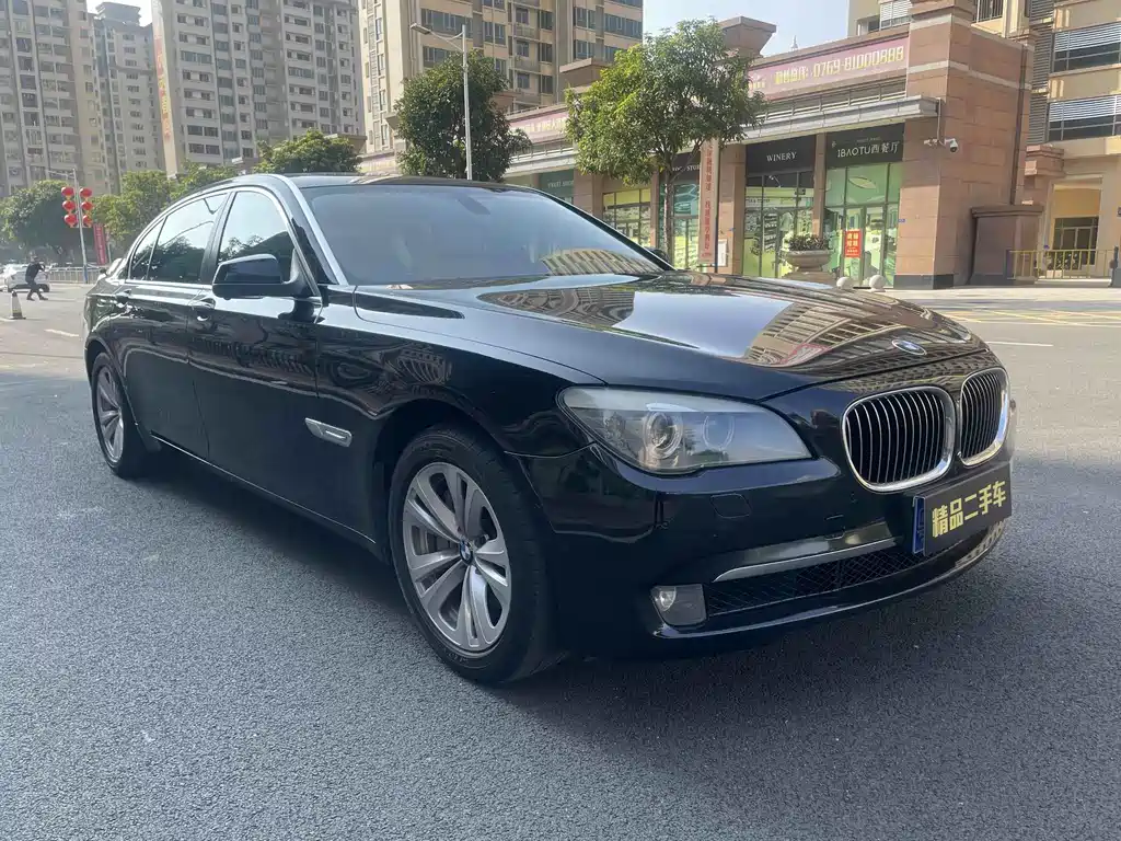 BMW 7 Series — миниатюра 3