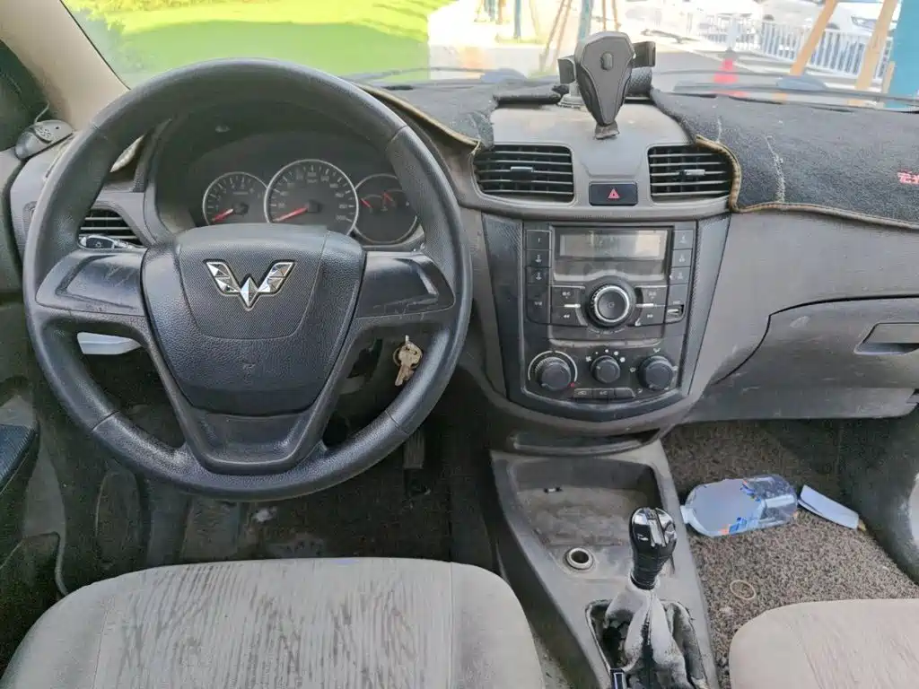 Wuling Hongguang — миниатюра 10