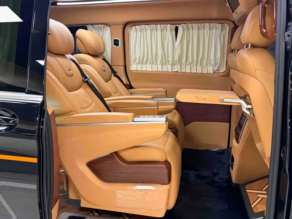 Mercedes-Benz V-Class — миниатюра 12