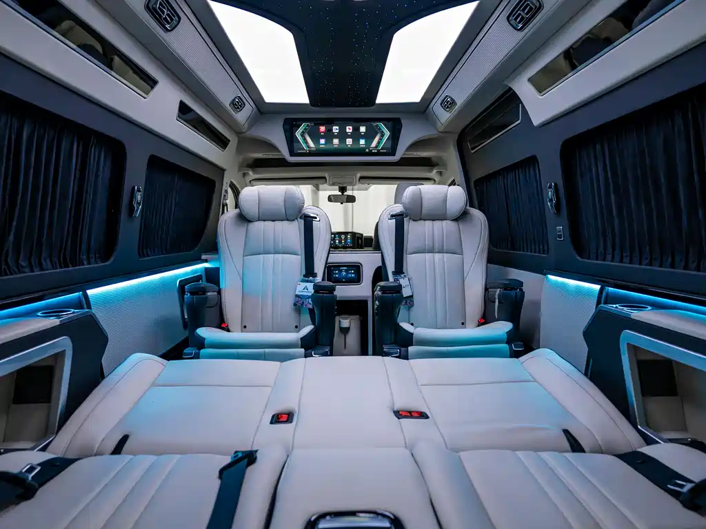 Toyota Hiace - фото 26