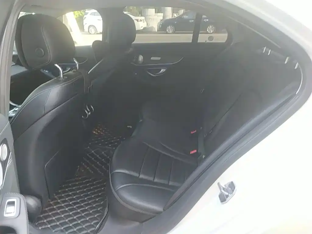 Mercedes-Benz C-Class — миниатюра 17
