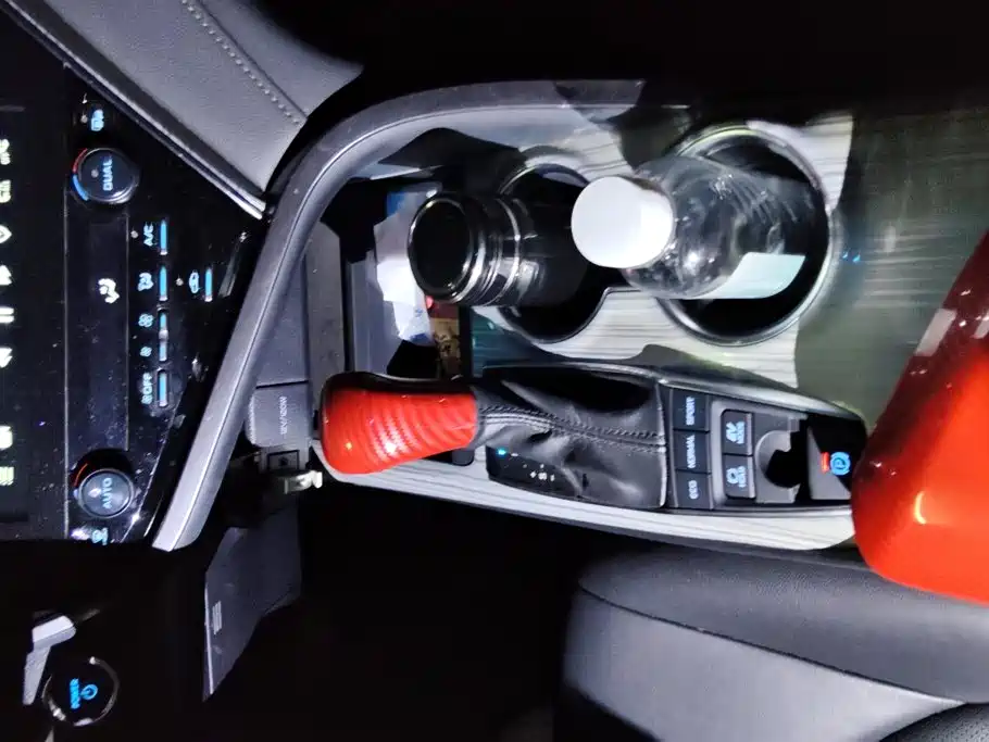 Toyota Camry — миниатюра 16