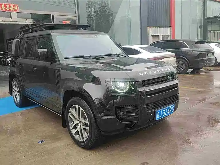 LAND ROVER DEFENDER