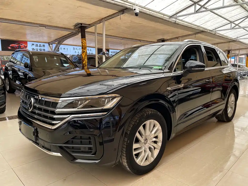 VOLKSWAGEN TOUAREG