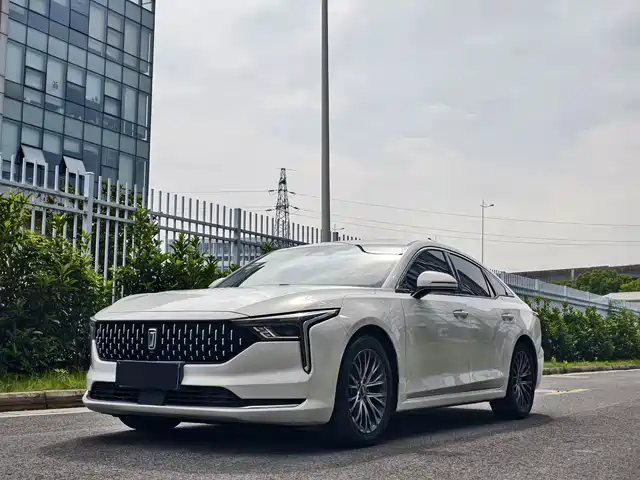 2022 Bestune B70