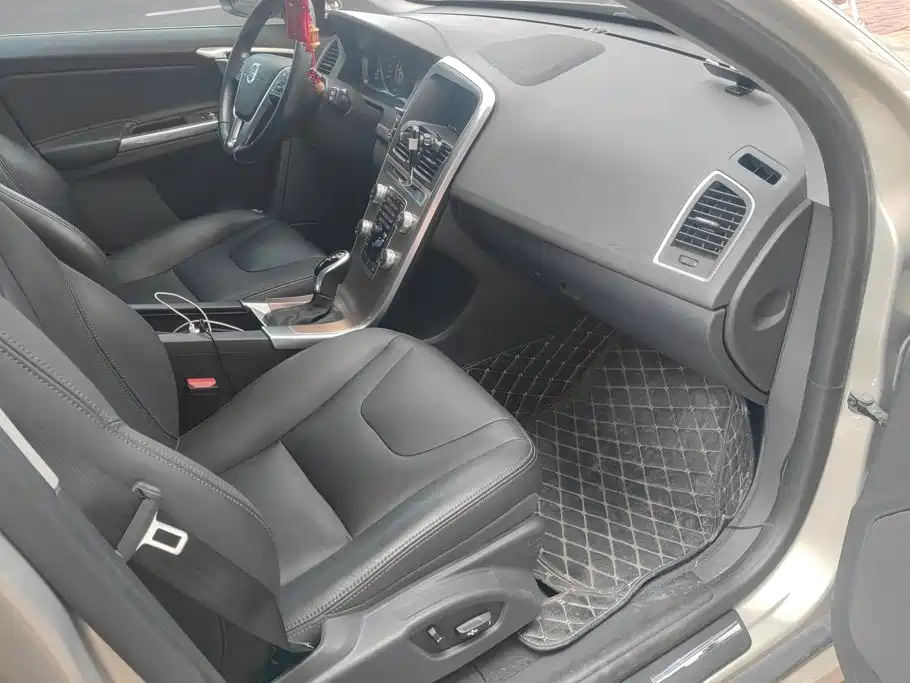Volvo XC60 — миниатюра 8