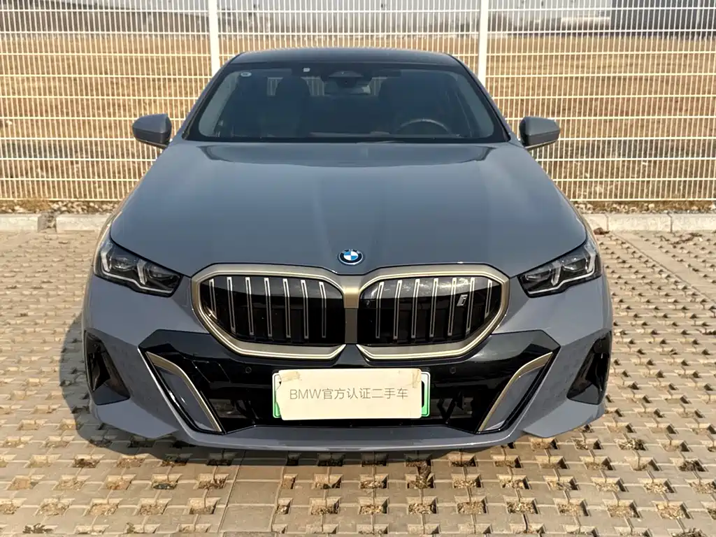 BMW I5