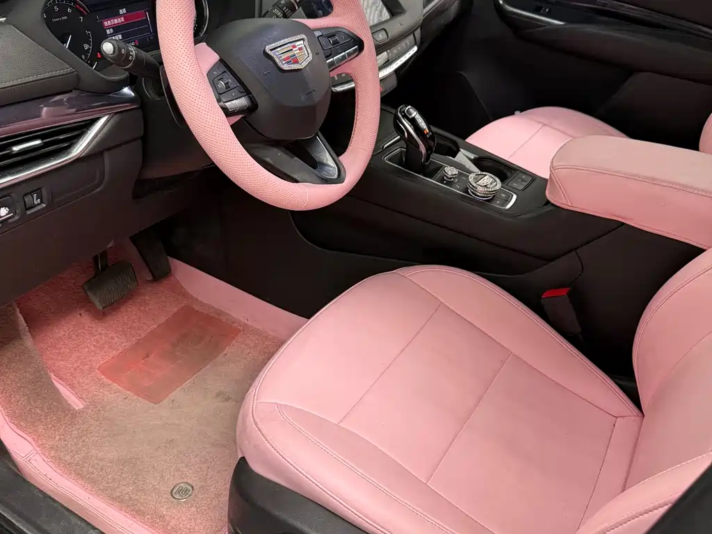 Cadillac XT4 — миниатюра 7