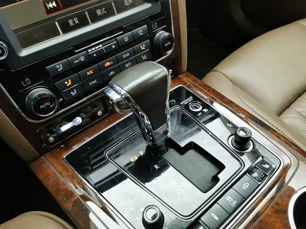 Volkswagen Phaeton — миниатюра 13
