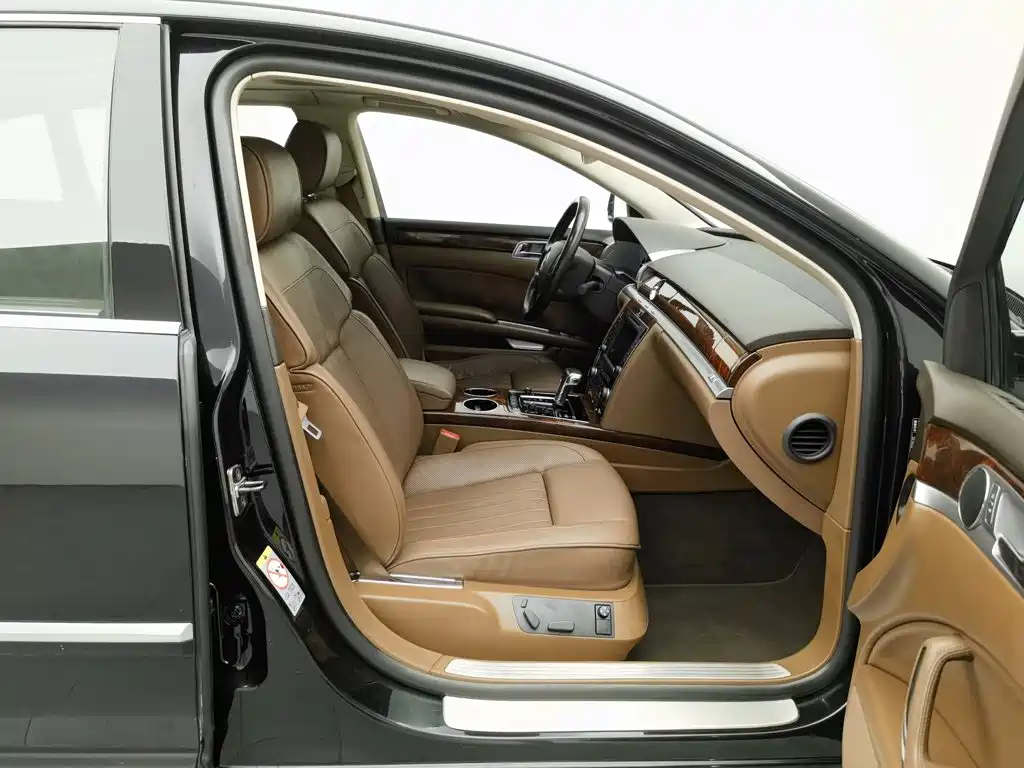 Volkswagen Phaeton — миниатюра 23