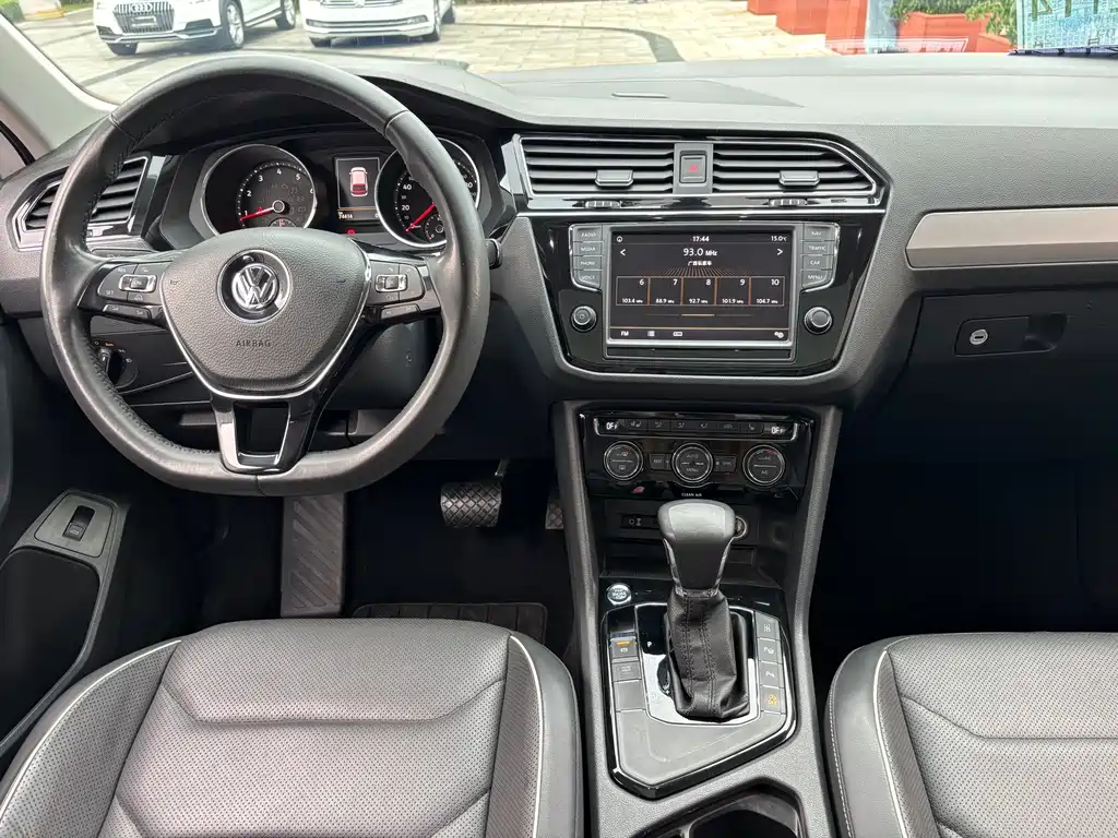 Volkswagen Tiguan L — миниатюра 18