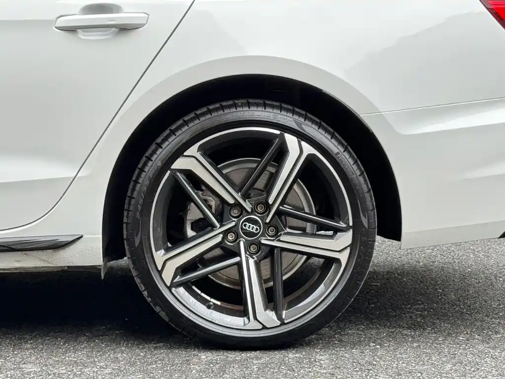 Audi A4L — миниатюра 25