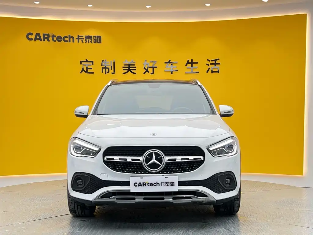 MERCEDES-BENZ GLA