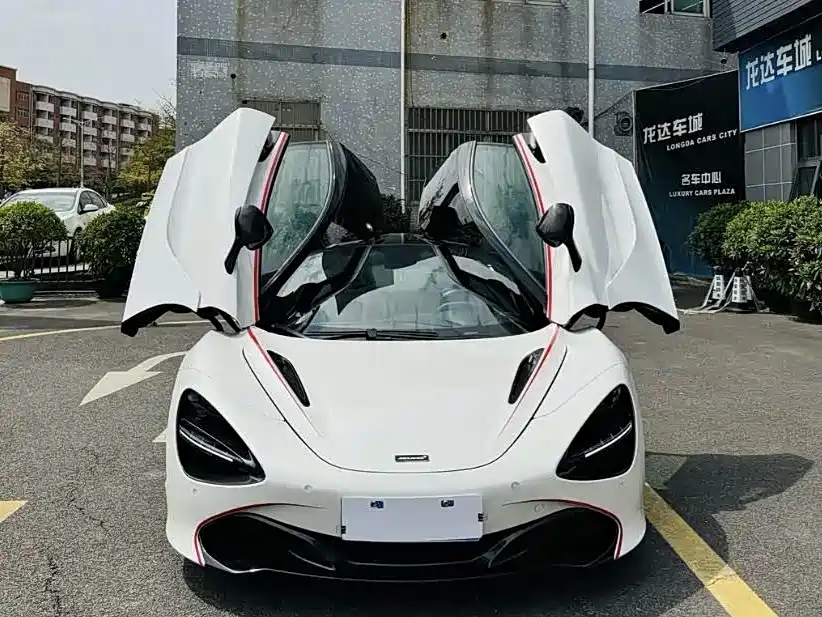 MCLAREN 720S