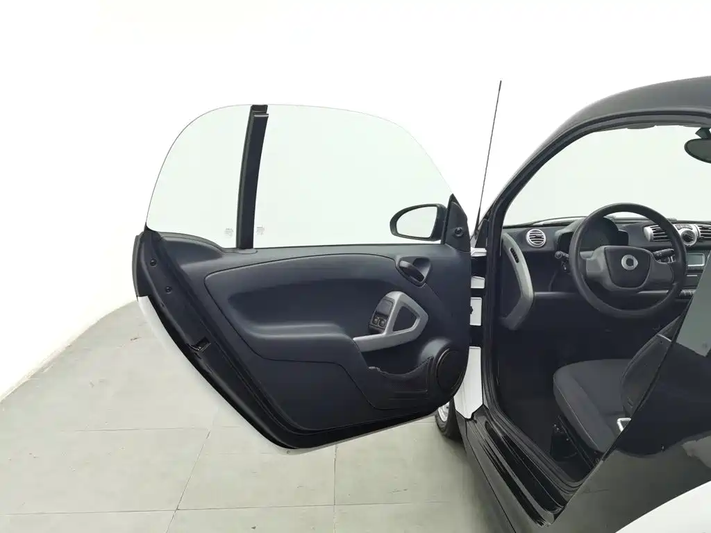 smart Smart Fortwo — миниатюра 8