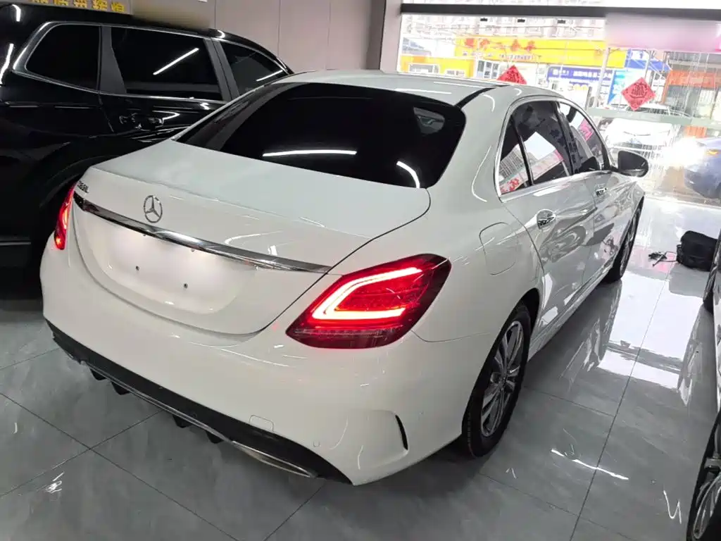 Mercedes-Benz C-Class — миниатюра 7