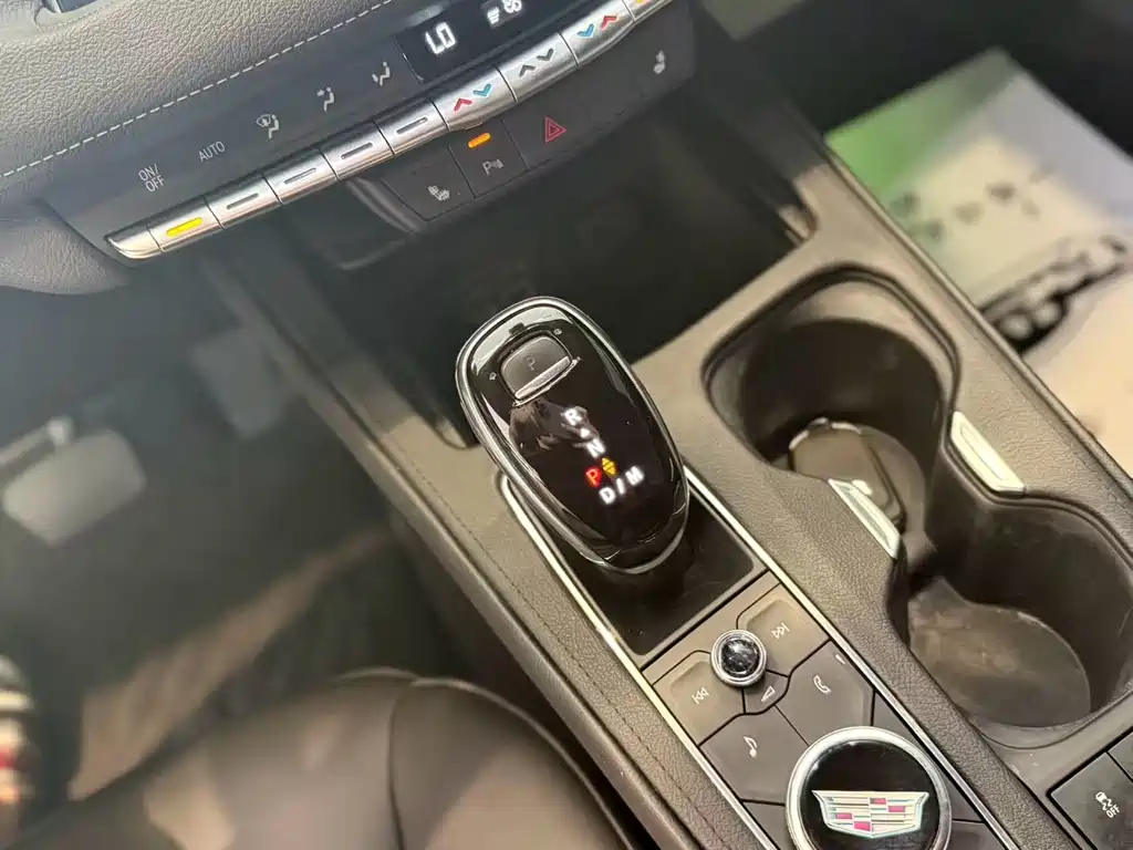 Cadillac XT4 — миниатюра 6