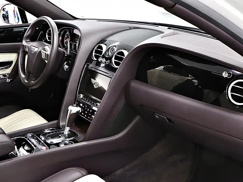 Bentley Flying Spur — миниатюра 15