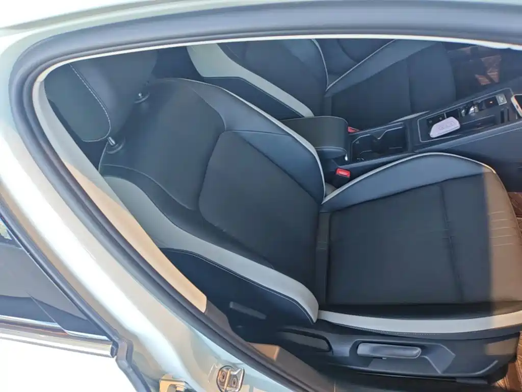 Volkswagen Golf — миниатюра 25