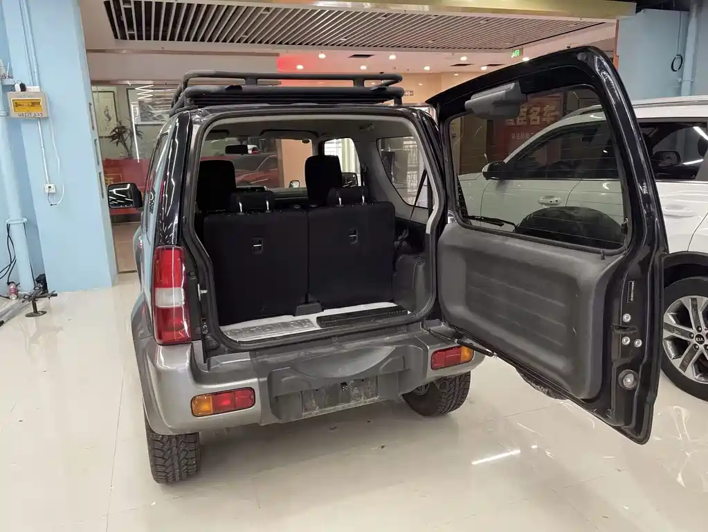 SUZUKI JIMNY