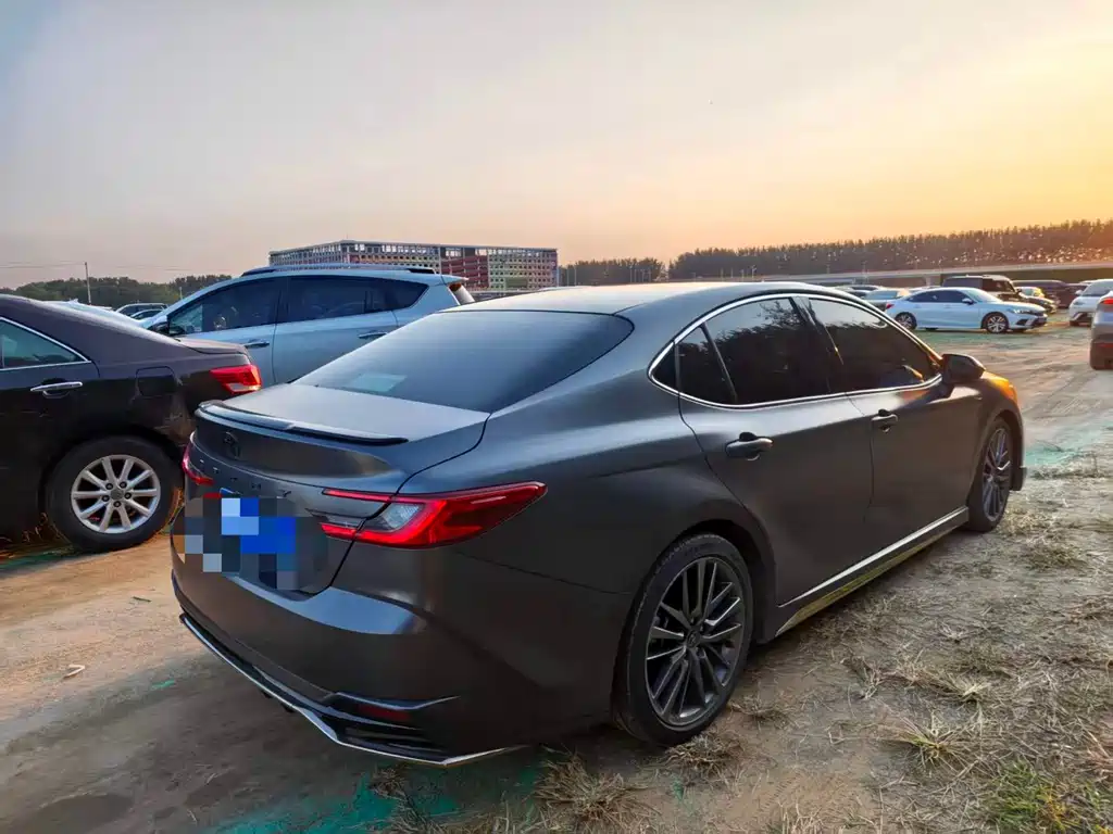 Toyota Camry — миниатюра 4