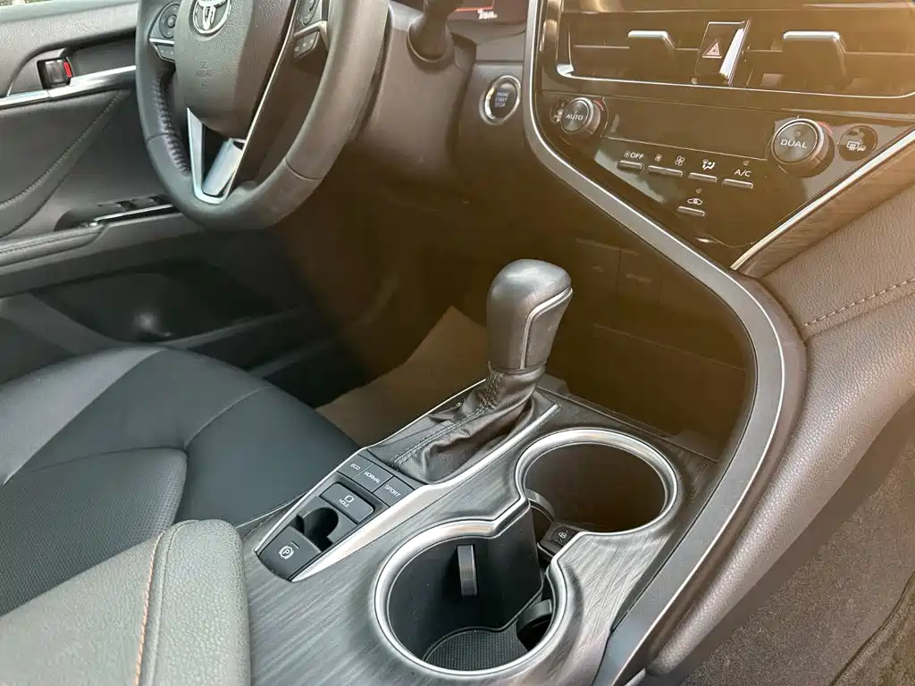 Toyota Camry — миниатюра 17