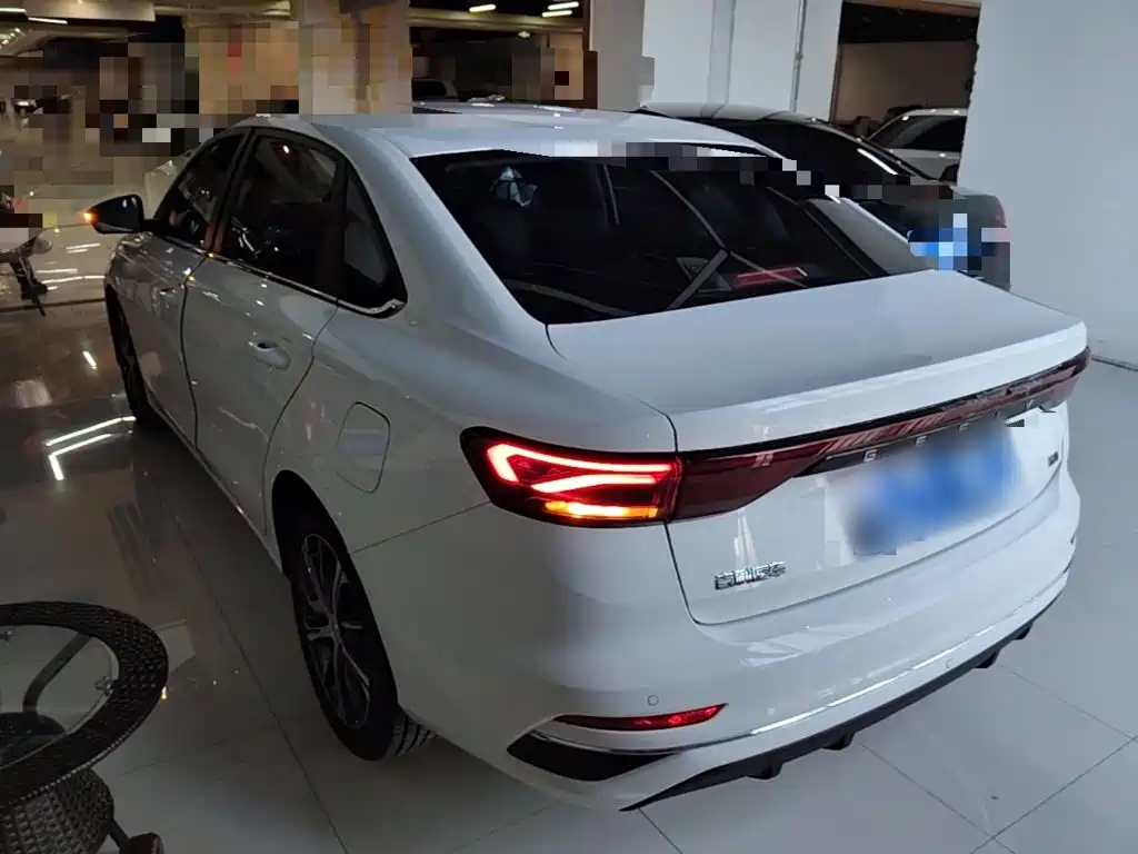 Geely Emgrand — миниатюра 5