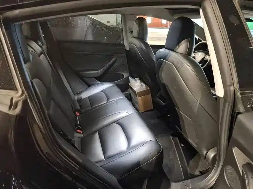 Tesla Model 3 — миниатюра 5