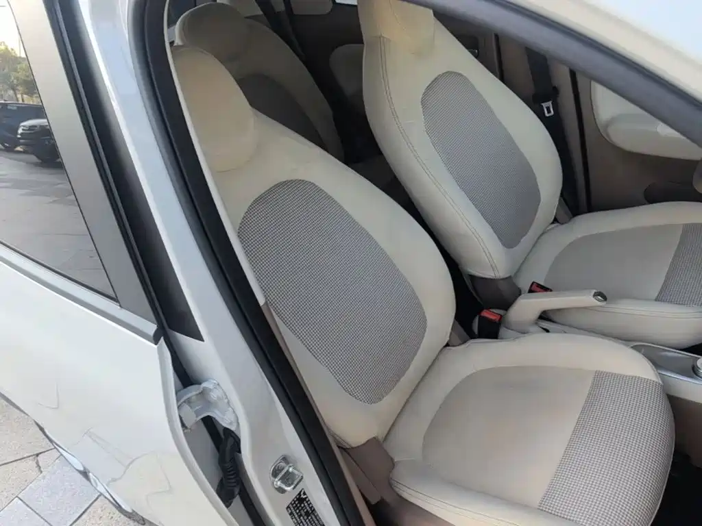 Wuling MINIEV — миниатюра 25