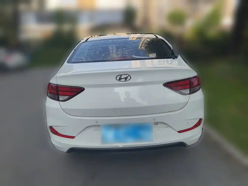 Hyundai Elantra — миниатюра 3