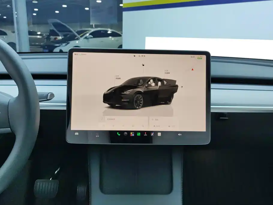 Tesla Model Y — миниатюра 13