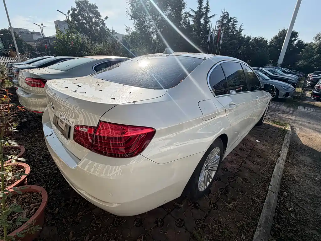BMW 5 Series — миниатюра 4