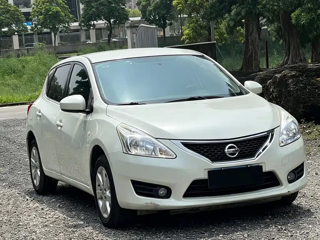Nissan Tiida — миниатюра 3