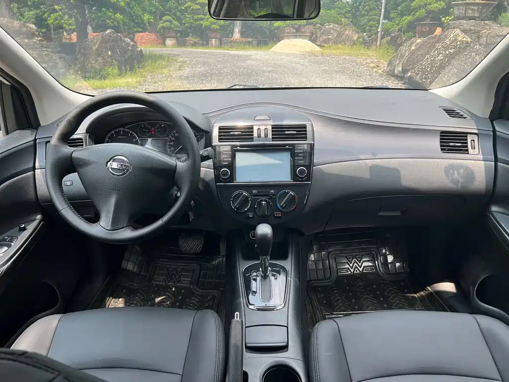 Nissan Tiida — миниатюра 10